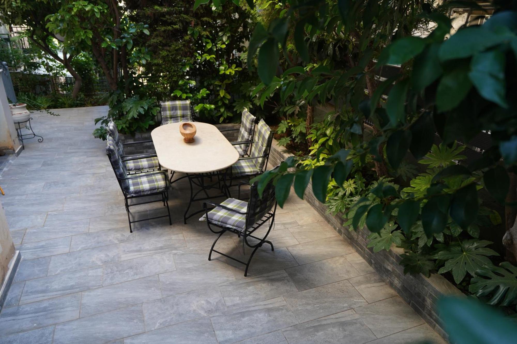 Garden Apartment Next To The Mall -Private Parking Athènes Extérieur photo
