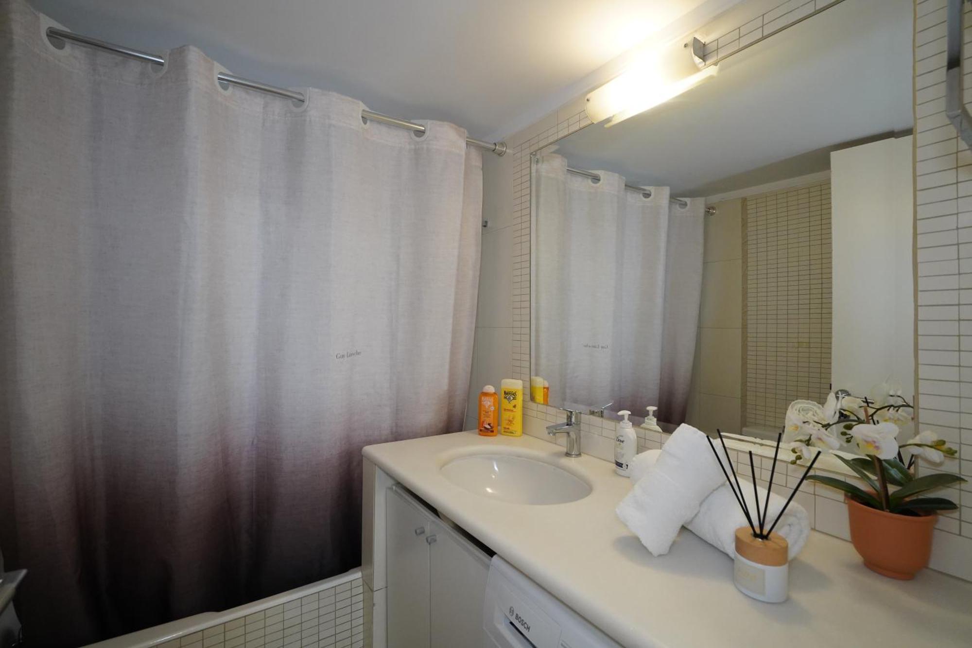 Garden Apartment Next To The Mall -Private Parking Athènes Extérieur photo