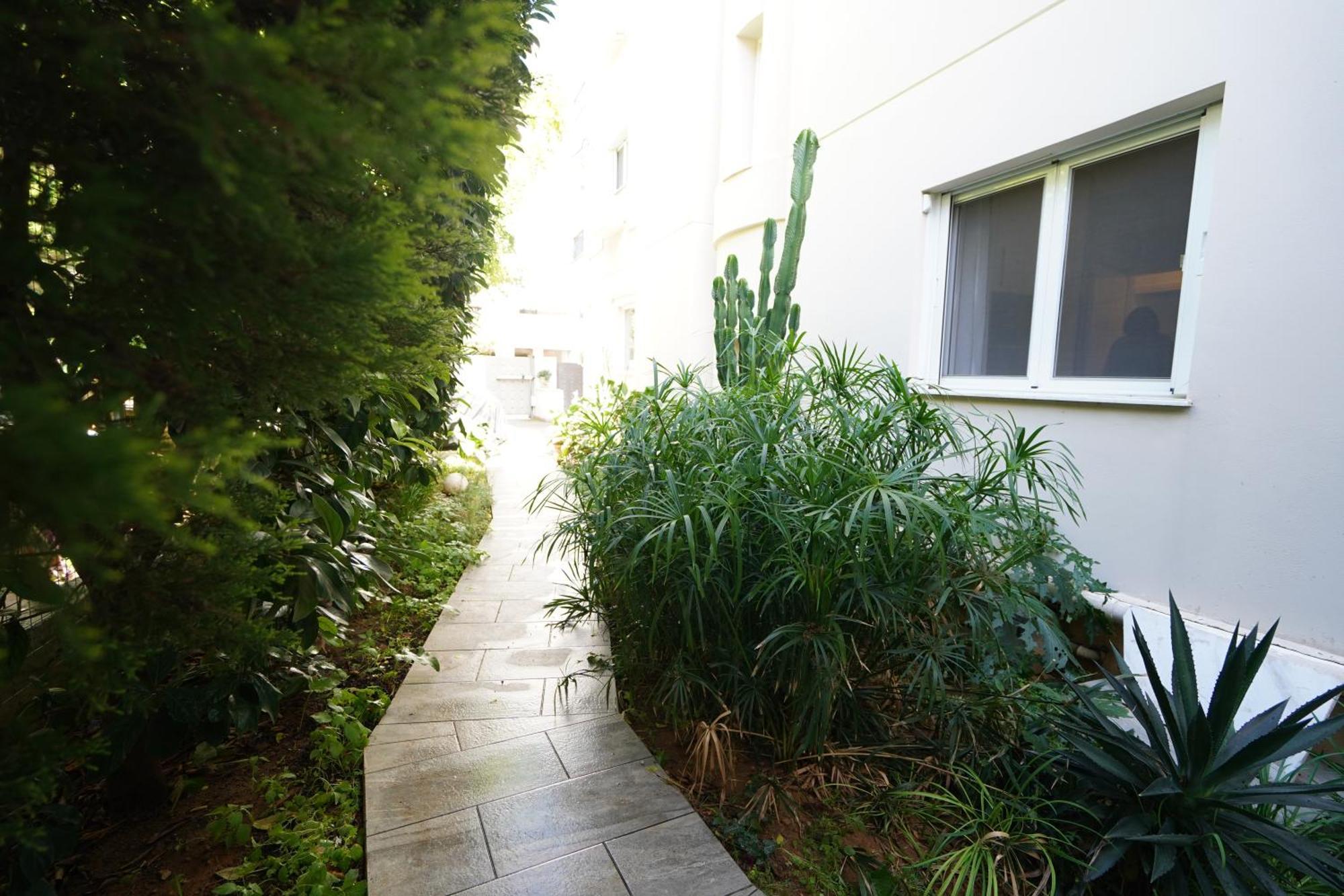 Garden Apartment Next To The Mall -Private Parking Athènes Extérieur photo